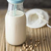 Come fare il latte di soia fatto in casa con l'estrattore?