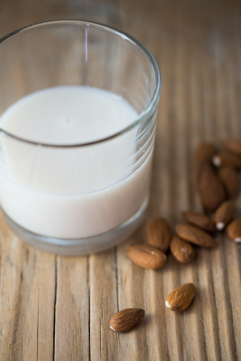 Come preparare un perfetto latte di mandorla con l'estrattore di succo?